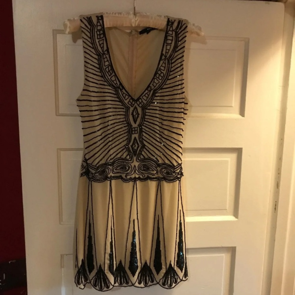 Adorable 1920s inspired flapper dress